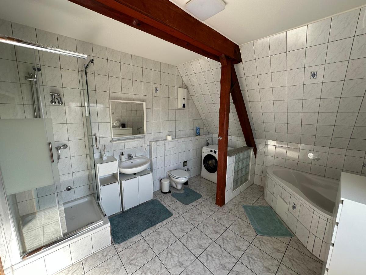 Schoene Grosse Maisonettenwohnung In Weissenthurm Экстерьер фото